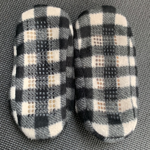 Slippers - Picture 4 of 4
